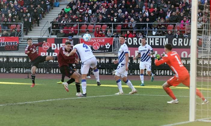 19 01 2025 Soccer season 2024 2025 2 Soccer Bundesliga 18 Matchday 1 FC Nürnberg FCN Club Karlsruher SC KSC Sportfoto Zink DaMa xdaxmax DFL regulations prohibit any use of photographs as image sequences and or quasi video only for editorial use Jens Castrop 17, 1 FC Nürnberg FCN with shot on goal