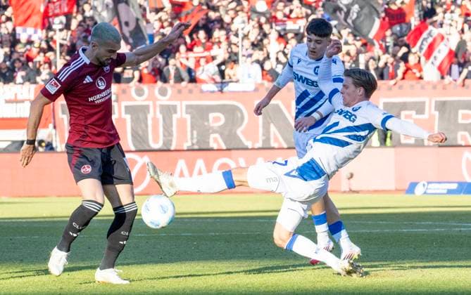 19 01 2025 Soccer season 2024 2025 2 Soccer Bundesliga 18 Matchday 1 FC Nürnberg FCN Club Karlsruher SC KSC Sportfoto Zink xwoxzix DFL regulations prohibit any use of photographs as image sequences and or quasi video only for editorial use Mahir Emreli 30, 1 FC Nürnberg FCN Dzenis Burnic 7, Karlsruher SC KSC