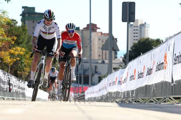 Dutch Fem Van Empel pictured as she crosses the finish line of the women s elite race at the cyclocross cycling event in Benidorm, Spain, , stage 12 14 in the UCI World Cup competition. DAVIDxPINTENS  x110721774x
