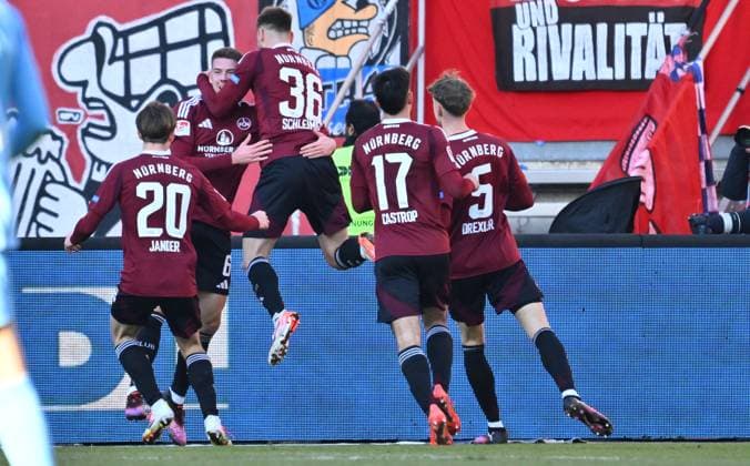 19 01 2025 Soccer season 2024 2025 2 Soccer Bundesliga 18 Matchday 1 FC Nürnberg FCN Club Karlsruher SC KSC Sportfoto Zink xwoxzix DFL regulations prohibit any use of photographs as image sequences and or quasi video only for editorial use Torjubel Jubel nach Treffer Tor Torschuß zum 2 1 durch Florian Flick 6, 1 FC Nürnberg FCN