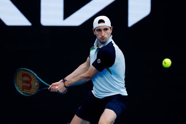 January 19, 2025: MELBOURNE, AUSTRALIA - JANUARY 19: Ugo Humbert of France plays Alexander Zverev of Germany on day eight of the 2025 Australian Open at Melbourne Park on January 19, 2025 in Melbourne, Australia. - ZUMAp121 20250119_zsp_p121_122 Copyright: xChrisxPutnamx