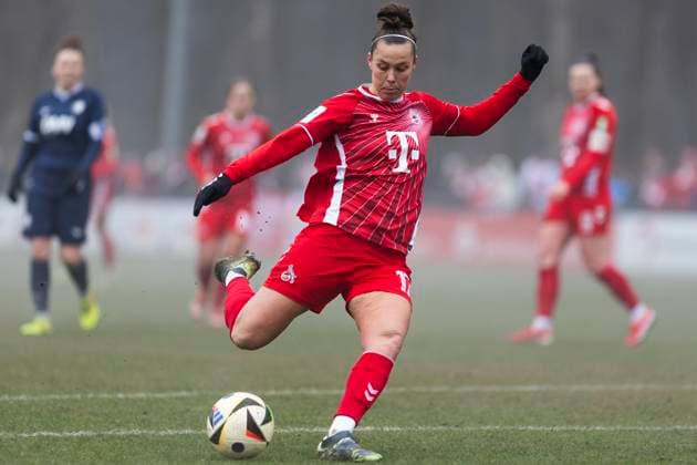 Test match women 1 FC Köln VfL Bochum, 19 01 2025 Nicole Billa 1 FC Köln, 17 scores the goal for the 1 0 lead Test match women, 1 FC Köln VfL Bochum, on 19 01 2025, Geißbockheim, Cologne Copyright: xBEAUTIFULxSPORTS Meuselx