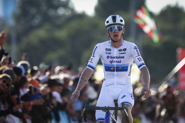 Belgian Thibau Nys celebrates as he crosses the finish line to win the men s elite race at the cyclocross cycling event in Benidorm, Spain, Sunday 19 January 2025, stage 12 14 in the UCI World Cup competition. DAVIDxPINTENS  x110726150x