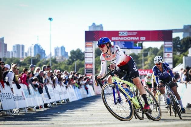Dutch Lucinda Brand and Dutch Ceylin Del Carmen Alvarado pictured in action during the women s elite race at the cyclocross cycling event in Benidorm, Spain, Sunday 19 January 2025, stage 12 14 in the UCI World Cup competition. DAVIDxPINTENS  x110728186x