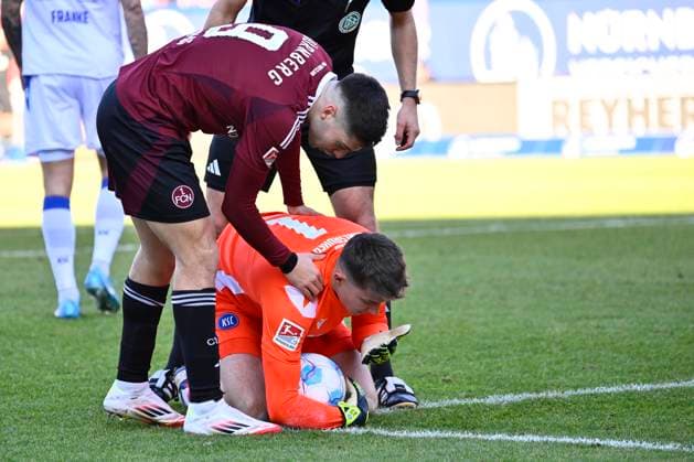 19 01 2025 Soccer Season 2024 2025 2 Soccer Bundesliga 18 Matchday 1 FC Nürnberg FCN Club Karlsruher SC KSC Sportfoto Zink xwoxzix DFL regulations prohibit any use of photographs as image sequences and or quasi video only for editorial use Stefanos Tzimas 9, 1 FC Nürnberg FCN bei Max Weiß Weiss 1, Karlsruher SC KSC
