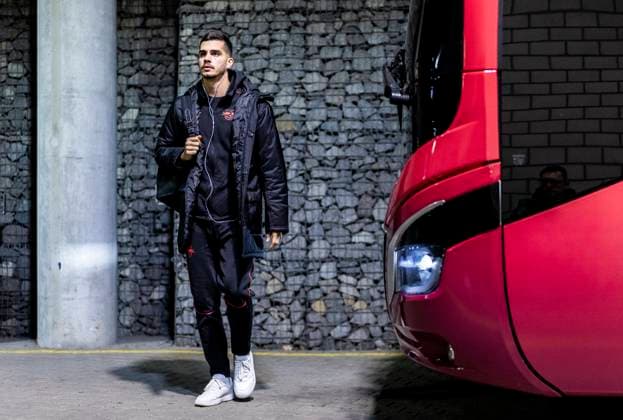 Bus arrival of Leipzigs Andre Silva Soccer 1 Bundesliga, Matchday 16 RB Leipzig SV Werder Bremen 4 2 January 12, 2025 Leipzig, Red Bull Arena RB Leipzig SV Werder Bremen 4 2