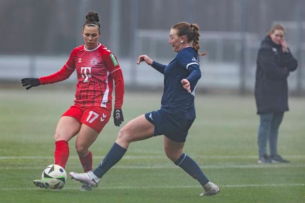 Test match women 1 FC Köln VfL Bochum, 19 01 2025 Nicole Billa 1 FC Köln, 17 , Antonia Haase VfL Bochum, 2 Test match women, 1 FC Köln VfL Bochum, on 19 01 2025, Geißbockheim, Cologne Copyright: xBEAUTIFULxSPORTS Meuselx