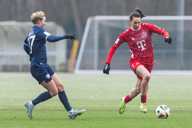 Test match women 1 FC Köln VfL Bochum, 19 01 2025 Amelie Delabre 1 FC Köln, 10 , Sarah Freutel VfL Bochum, 17 Test match women, 1 FC Köln VfL Bochum, on 19 01 2025, Geißbockheim, Cologne Copyright: xBEAUTIFULxSPORTS Meuselx