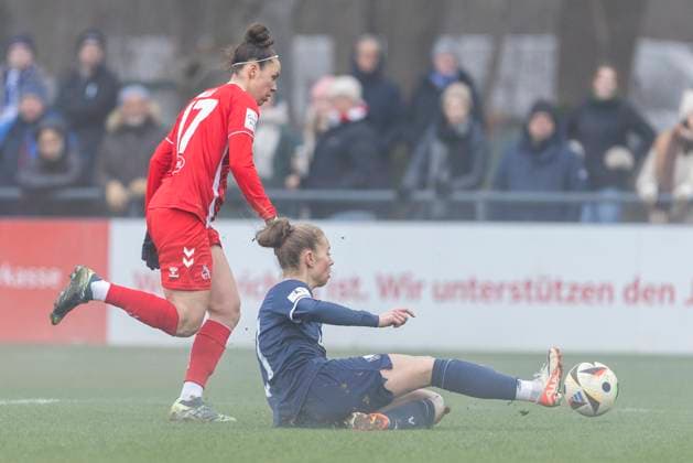 Test match women 1 FC Köln VfL Bochum, 19 01 2025 Nicole Billa 1 FC Köln, 17 , Franziska Wenzel VfL Bochum, 31 Test match women, 1 FC Köln VfL Bochum, on 19 01 2025, Geißbockheim, Cologne Copyright: xBEAUTIFULxSPORTS Meuselx