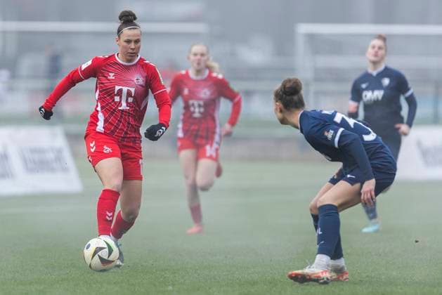 Test match women 1 FC Köln VfL Bochum, 19 01 2025 Nicole Billa 1 FC Köln, 17 , Franziska Wenzel VfL Bochum, 31 Test match women, 1 FC Köln VfL Bochum, on 19 01 2025, Geißbockheim, Cologne Copyright: xBEAUTIFULxSPORTS Meuselx