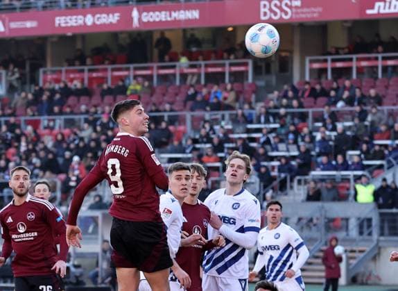 19 01 2025 Soccer season 2024 2025 2 Soccer Bundesliga 18 Matchday 1 FC Nürnberg FCN Club Karlsruher SC KSC Sportfoto Zink DaMa xdaxmax DFL regulations prohibit any use of photographs as image sequences and or quasi video only for editorial use Stefanos Tzimas 9, 1 FC Nürnberg FCN with header