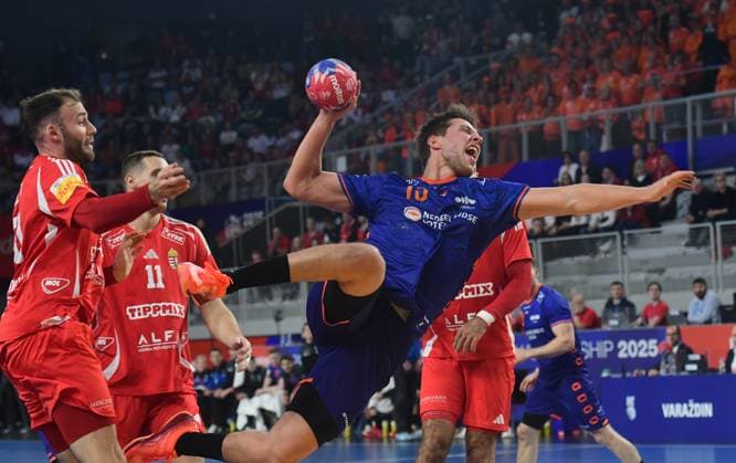 Sport Bilder des Tages Lars Kooij from Netherlands during IHF World Championship, WM, Weltmeisterschaft match between Netherlands and Hungary in Varazdin, Croatia, January 19 2025. IMAGO PETR STOJANOVSKI