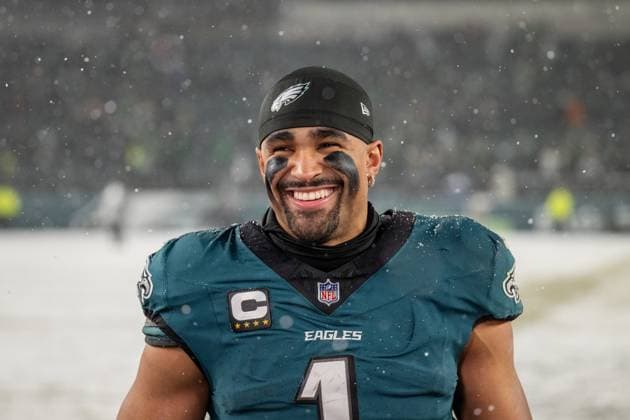 PHILADELPHIA, PA - JANUARY 19: Philadelphia Eagles quarterback Jalen Hurts (1) smiles after the NFC Divisional Playoff game between the Philadelphia Eagles and the Los Angeles Rams on January 19th, 2025 at Lincoln Financial Field in Philadelphia, PA. (Photo by Terence Lewis Icon Sportswire) NFL, American Football Herren, USA JAN 19 NFC Divisional Playoff - Rams at Eagles EDITORIAL USE ONLY Icon25011902