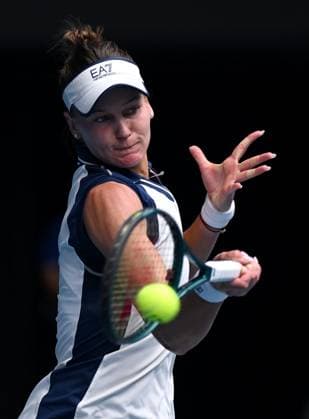 TENNIS AUSTRALIAN OPEN, Veronika Kudermetova of Russia returns during her round 4 match against Elina Svitolina of Ukraine during the 2025 Australian Open at Melbourne Park in Melbourne, Monday, January 20, 2025. ( NO ARCHIVING, EDITORIAL USE ONLY, NO USE IN BOOKS WITHOUT CONSENT MELBOURNE VICTORIA AUSTRALIA  Copyright: xJAMESxROSSx 20250120122113016727