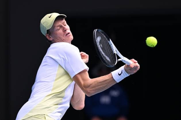 TENNIS AUSTRALIAN OPEN, Jannik Sinner of Italy in action during his round 4 match against Holger Rune of Denmark during the 2025 Australian Open at Melbourne Park in Melbourne, Monday, January 20, 2025. ( NO ARCHIVING, EDITORIAL USE ONLY, NO USE IN BOOKS WITHOUT CONSENT MELBOURNE VICTORIA AUSTRALIA  Copyright: xJAMESxROSSx 20250120194699785868