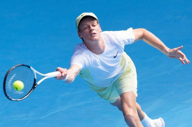 January 20, 2025: 1st seed JANNIK SINNER of Italy in action against 13th seed HOLGER RUNE of Denmark on Rod Laver Arena in a Men s Singles 4th round match on day 9 of the 2025 Australian Open in Melbourne, Australia. Cal Media Melbourne Australia - ZUMAc04_ 20250120_faf_c04_013 Copyright: xSydneyxLowx