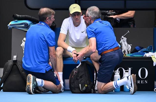 TENNIS AUSTRALIAN OPEN, Jannik Sinner of Italy is seen during a medical time out during his round 4 match against Holger Rune of Denmark during the 2025 Australian Open at Melbourne Park in Melbourne, Monday, January 20, 2025. ( NO ARCHIVING, EDITORIAL USE ONLY, NO USE IN BOOKS WITHOUT CONSENT MELBOURNE VICTORIA AUSTRALIA  Copyright: xJAMESxROSSx 20250120141114383201