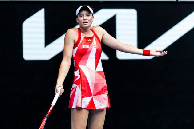 MELBOURNE, VIC - JANUARY 20: Elena Rybakina of Kazakhstan shows her frustration during Round 4 of the 2025 Australian Open on January 20 2025, at Melbourne Park in Melbourne, Australia. (Photo by Jason Heidrich Icon Sportswire) TENNIS: JAN 20 Australian Open EDITORIAL USE ONLY Icon250120076