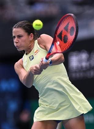TENNIS AUSTRALIAN OPEN, Emma Navarro of USA returns during her round 4 match against Daria Kasatkina of Russia during the 2025 Australian Open at Melbourne Park in Melbourne, Monday, January 20, 2025. ( NO ARCHIVING, EDITORIAL USE ONLY, NO USE IN BOOKS WITHOUT CONSENT MELBOURNE VICTORIA AUSTRALIA  Copyright: xLUKASxCOCHx 20250120137427029083