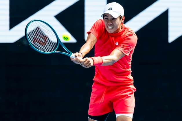 MELBOURNE, VIC - JANUARY 20: Learner Tien of the United States of America in action during Round 4 of the 2025 Australian Open on January 20 2025, at Melbourne Park in Melbourne, Australia. (Photo by Jason Heidrich Icon Sportswire) TENNIS: JAN 20 Australian Open EDITORIAL USE ONLY Icon250120145