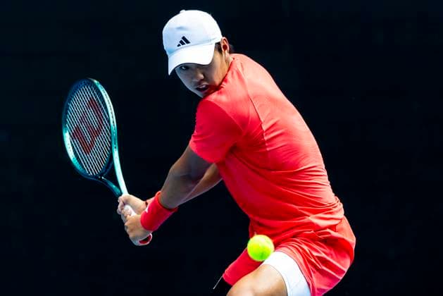 MELBOURNE, VIC - JANUARY 20: Learner Tien of the United States of America in action during Round 4 of the 2025 Australian Open on January 20 2025, at Melbourne Park in Melbourne, Australia. (Photo by Jason Heidrich Icon Sportswire) TENNIS: JAN 20 Australian Open EDITORIAL USE ONLY Icon250120146