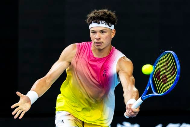 MELBOURNE, VIC - JANUARY 20: Ben Shelton of the United States of America in action during Round 4 of the 2025 Australian Open on January 20 2025, at Melbourne Park in Melbourne, Australia. (Photo by Jason Heidrich Icon Sportswire) TENNIS: JAN 20 Australian Open EDITORIAL USE ONLY Icon250120188