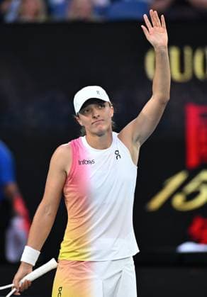Sport Bilder des Tages TENNIS AUSTRALIAN OPEN, Iga Swiatek of Poland celebrates after winnning her round 4 match against Eva Lys of Germany during the 2025 Australian Open at Melbourne Park in Melbourne, Monday, January 20, 2025. ( NO ARCHIVING, EDITORIAL USE ONLY, NO USE IN BOOKS WITHOUT CONSENT MELBOURNE VICTORIA AUSTRALIA  Copyright: xJAMESxROSSx 20250120169546418891