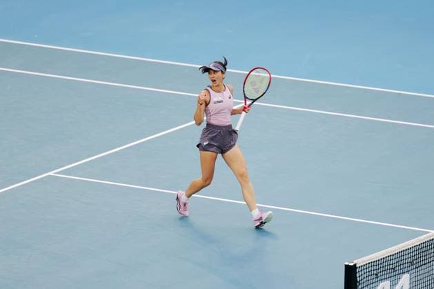Eva Lys celebrates during her fourth round match against Swiatek on the Rod Laver Arena Australian Open, Day Nine, Tennis, Melbourne Park, Melbourne, Australia - 20 Jan 2025  Copyright: xRachelxBach Shutterstockx 15105043du