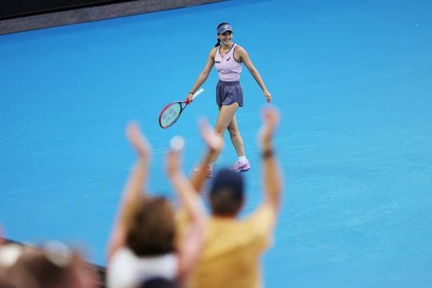 Eva Lys celebrates during her fourth round match against Swiatek on the Rod Laver Arena Australian Open, Day Nine, Tennis, Melbourne Park, Melbourne, Australia - 20 Jan 2025  Copyright: xRachelxBach Shutterstockx 15105043dw