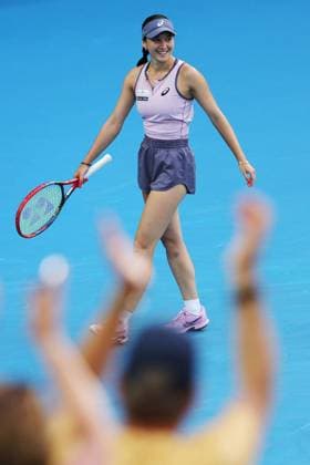 Eva Lys celebrates during her fourth round match against Swiatek on the Rod Laver Arena Australian Open, Day Nine, Tennis, Melbourne Park, Melbourne, Australia - 20 Jan 2025  Copyright: xRachelxBach Shutterstockx 15105043eb