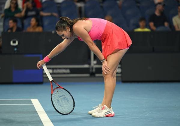 TENNIS AUSTRALIAN OPEN, Daria Kasatkina of Russia recovers during her round 4 match against Emma Navarro of USA during the 2025 Australian Open at Melbourne Park in Melbourne, Monday, January 20, 2025. ( NO ARCHIVING, EDITORIAL USE ONLY, NO USE IN BOOKS WITHOUT CONSENT MELBOURNE VICTORIA AUSTRALIA  Copyright: xLUKASxCOCHx 20250120158490787040