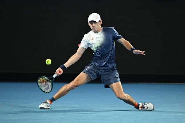TENNIS AUSTRALIAN OPEN, Alex De Minaur of Australia returns during his round 4 match against Alex Michelsen of USA during the 2025 Australian Open at Melbourne Park in Melbourne, Monday, January 20, 2025. ( NO ARCHIVING, EDITORIAL USE ONLY, NO USE IN BOOKS WITHOUT CONSENT MELBOURNE VICTORIA AUSTRALIA  Copyright: xJAMESxROSSx 20250120185366155837