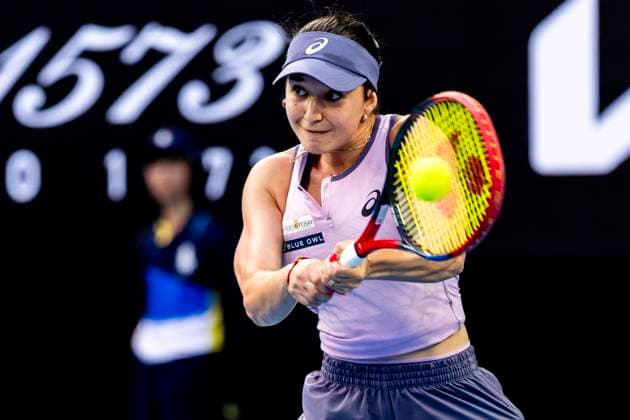 MELBOURNE, VIC - JANUARY 20: Eva Lys of Germany in action during Round 4 of the 2025 Australian Open on January 20 2025, at Melbourne Park in Melbourne, Australia. (Photo by Jason Heidrich Icon Sportswire) TENNIS: JAN 20 Australian Open EDITORIAL USE ONLY Icon250120243