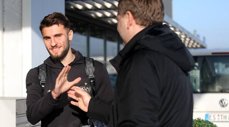 BAU 20 01 2025 Stuttgart Football VfB Stuttgart Departure to Bratislava, Eliot Bujupi left