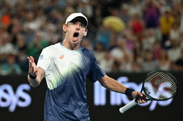 TENNIS AUSTRALIAN OPEN, Alex De Minaur of Australia reacts after winning the 2nd set during his round 4 match against Alex Michelsen of USA during the 2025 Australian Open at Melbourne Park in Melbourne, Monday, January 20, 2025. ( NO ARCHIVING, EDITORIAL USE ONLY, NO USE IN BOOKS WITHOUT CONSENT MELBOURNE VICTORIA AUSTRALIA  Copyright: xJAMESxROSSx 20250120186128739978