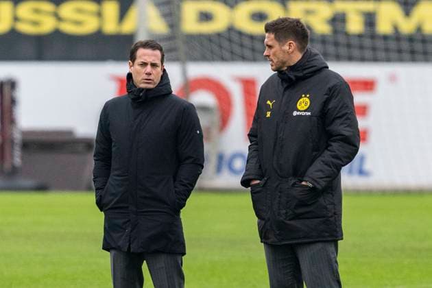 20 01 2025 Football Borussia Dortmund training ahead of the Champions League match at FC Bologna Dortmunds Managing Director Lars Ricken l and Sports Director Sebastian Kehl watch the training session Copyright: xDavidxInderliedx