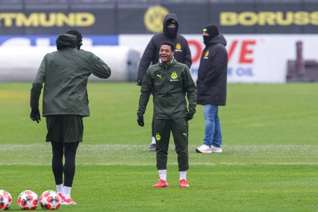20 01 2025, Final training Borussia Dortmund, UEFA Champions League, Julien Duranville Borussia Dortmund laughs, Dortmund BVB training ground NRW Germany xRHR PHOTO DEx Copyright: DennisxEwert RHR-FOTOx RHR-FOTO DE