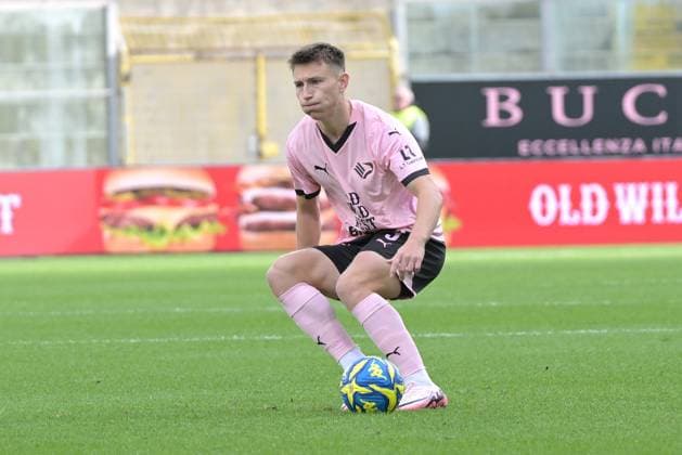 Foto Giovanni Isolino LaPresse 19-01-2025 Palermo, Italia - calcio - Palermo vs Juve Stabia - Campionato di calcio Serie B 2024 2025 - Stadio Renzo Barbera. Nella foto: KRISTOFFER LUND - January 19 2025 Palermo, Italy - sport, soccer - Palermo vs Juve Stabia - Italian Football Championship League B 2024 2025 - Renzo Barbera stadium. In the pic:KRISTOFFER LUND -  Copyright: xGiovannixIsolino LaPressex