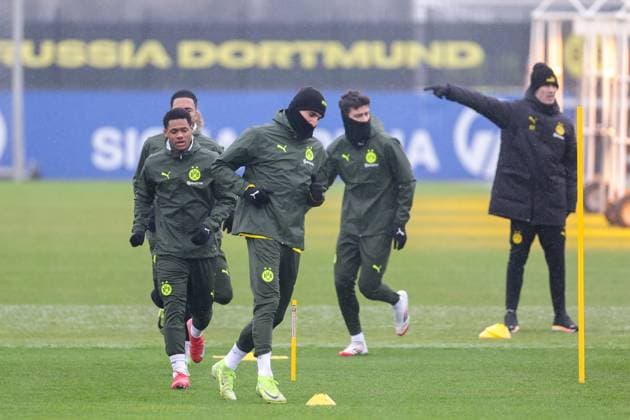 20.01.2025, Abschlusstraining Borussia Dortmund, UEFA Champions League, v. l. Julien Duranville (Borussia Dortmund), Emre Can (Borussia Dortmund), Giovanni Reyna (Borussia Dortmund), Dortmund BVB Trainingsgelände NRW Deutschland xRHR-FOTO DEx Copyright: DennisxEwert RHR-FOTOx RHR-FOTO DE