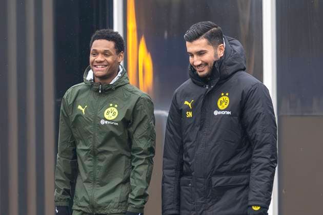 20 01 2025 Borussia Dortmund soccer training ahead of the Champions League match at FC Bologna Dortmunds Julien Duranville l and Dortmund coach Nuri Sahin enter the training ground Copyright: xDavidxInderliedx