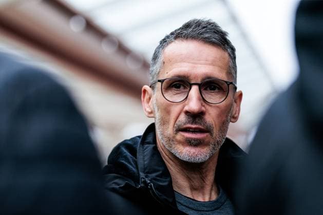 UEFA Champions League: Abschlusstraining Bayer 04 Leverkusen; 20.01.2025 Thomas Eichin (Direktor Lizenz Bayer 04 Leverkusen) im Gespräch mit Journalisten UEFA Champions League: Abschlusstraining Bayer 04 Leverkusen vor dem Auswärtsspiel gegen Atletico Madrid; Ulrich-Haberland-Stadion, Leverkusen am 20.01.2025 Copyright: xBEAUTIFULxSPORTS Wunderlx
