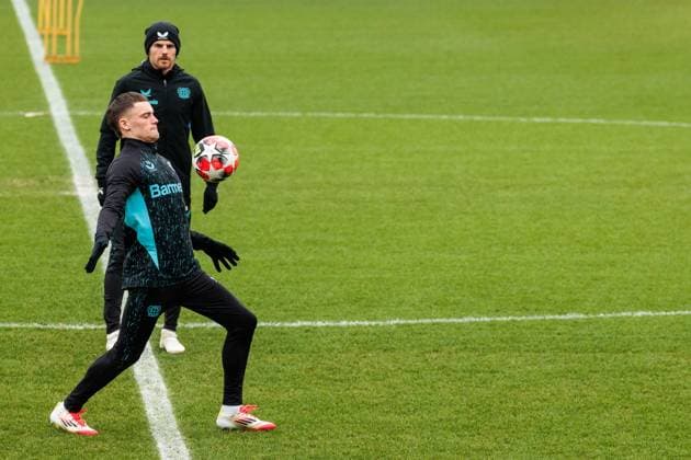 UEFA Champions League: Abschlusstraining Bayer 04 Leverkusen; 20.01.2025 Florian Wirtz (Bayer 04 Leverkusen, 10) mit Ball UEFA Champions League: Abschlusstraining Bayer 04 Leverkusen vor dem Auswärtsspiel gegen Atletico Madrid; Ulrich-Haberland-Stadion, Leverkusen am 20.01.2025 Copyright: xBEAUTIFULxSPORTS Wunderlx