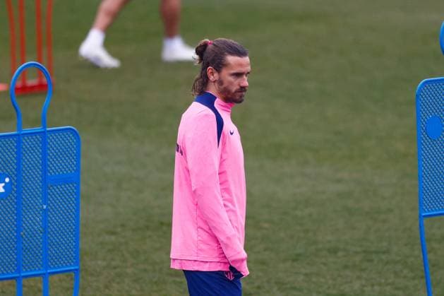 January 20, 2025, Majadahonda, Madrid, SPAIN: Antoine Griezmann of Atletico de Madrid looks on during the training day of Atletico de Madrid ahead of the UEFA Champions League, football match against Bayer 04 Leverkusen, at Ciudad Deportiva Wanda Atletico de Madrid on January 20, 2025, in Majadahonda, Madrid, Spain. Majadahonda SPAIN - ZUMAa181 20250120_zaa_a181_004 Copyright: xDennisxAgyemanx
