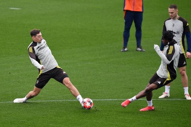 Jonas Jakob Rouhi of Juventus FC and Samuel Mbangula of Juventus FC during Champions League 2024 2025 training at JTC Continassa on January 20, 2025 in Turin, Italy - ph Giuliano Marchisciano  Copyright: xGiulianoxMarchisciano IPAxSportx xipa-agency.netx xx IPA_53155767 IPA_Agency_IPA53155767