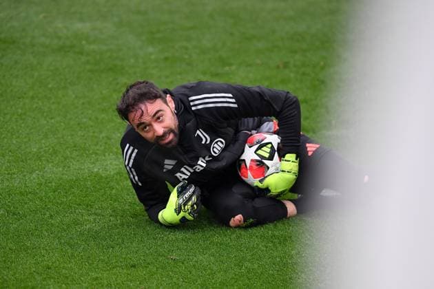 Carlo Pinsoglio of Juventus FC during Champions League 2024 2025 training at JTC Continassa on January 20, 2025 in Turin, Italy - ph Giuliano Marchisciano  Copyright: xGiulianoxMarchisciano IPAxSportx xipa-agency.netx xx IPA_53155924 IPA_Agency_IPA53155924