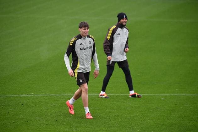Nicolo Savona of Juventus FC and Nicolas Gonzales of Juventus FC during Champions League 2024 2025 training at JTC Continassa on January 20, 2025 in Turin, Italy - ph Giuliano Marchisciano  Copyright: xGiulianoxMarchisciano IPAxSportx xipa-agency.netx xx IPA_53155799 IPA_Agency_IPA53155799