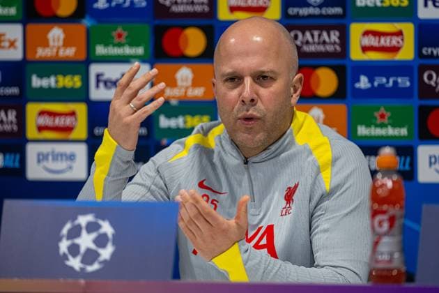 Football - UEFA Champions League - League Phase - Liverpool FC v LOSC Lille - MD-1 LIVERPOOL, ENGLAND - Monday, January 20, 2025: Liverpool s head coach Arne Slot during a press conference, PK, Pressekonferenz at Anfield ahead of the UEFA Champions League game between Liverpool FC and LOSC Lille. (Photo by David Rawcliffe Propaganda) LIVERPOOL Anfield MERSEYSIDE ENGLAND  Copyright: xDavidxRawcliffex P2025-01-20-Liverpool_Lille_MD-1-57