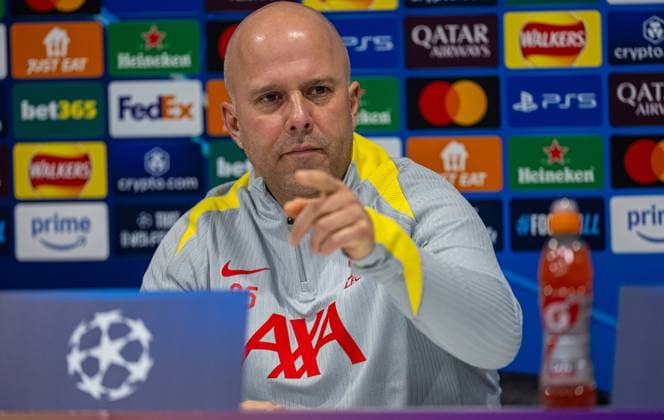 Football - UEFA Champions League - League Phase - Liverpool FC v LOSC Lille - MD-1 LIVERPOOL, ENGLAND - Monday, January 20, 2025: Liverpool s head coach Arne Slot during a press conference, PK, Pressekonferenz at Anfield ahead of the UEFA Champions League game between Liverpool FC and LOSC Lille. (Photo by David Rawcliffe Propaganda) LIVERPOOL Anfield MERSEYSIDE ENGLAND  Copyright: xDavidxRawcliffex P2025-01-20-Liverpool_Lille_MD-1-58