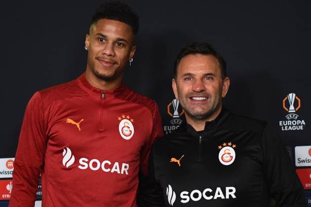 Coach Okan Buruk and player Ismael Jakobs of Galatasaray seen during the press conference, PK, Pressekonferenz a day before the UEFA Europa League game 7 Between Galatasaray and Dynamo Kiev in Istanbul at Rams Park Stadium , Istanbul , Turkey on January 20 , 2025. ( Photo by Seskimphoto ) Istanbul Turkey Istanbul Turkey Copyright: xSeskimphotox Okan_Buruk_200125 (4)