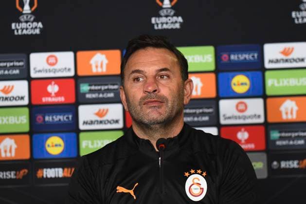 Coach Okan Buruk of Galatasaray seen during the press conference, PK, Pressekonferenz a day before the UEFA Europa League game 7 Between Galatasaray and Dynamo Kiev in Istanbul at Rams Park Stadium , Istanbul , Turkey on January 20 , 2025. ( Photo by Seskimphoto ) Istanbul Turkey Istanbul Turkey Copyright: xSeskimphotox Okan_Buruk_200125 (6)
